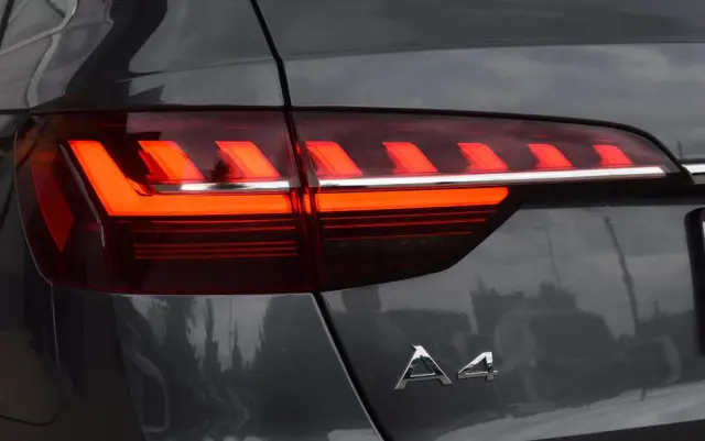 AUDI A4 Avant 35 TDI S tronic advanced