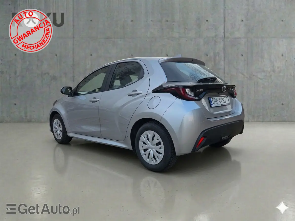TOYOTA Yaris Active