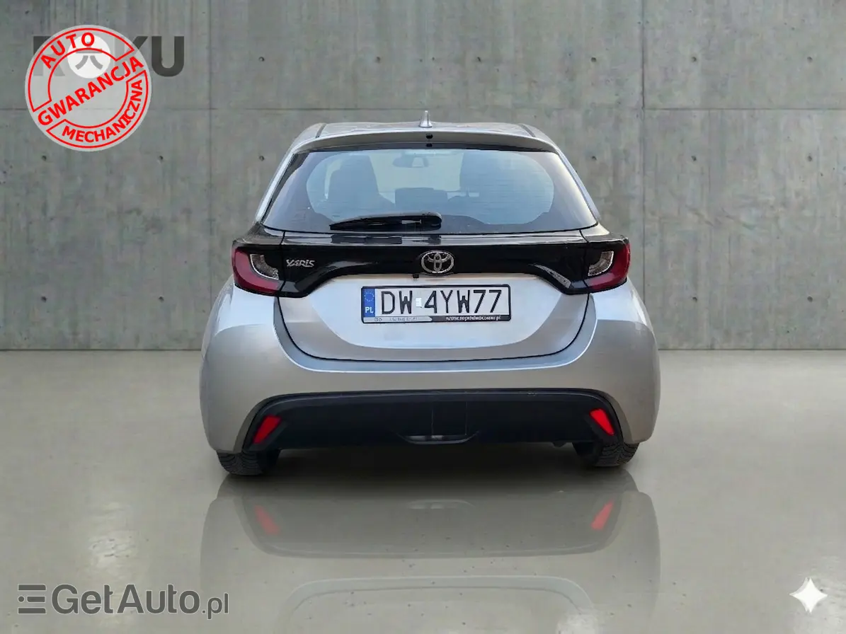 TOYOTA Yaris Active