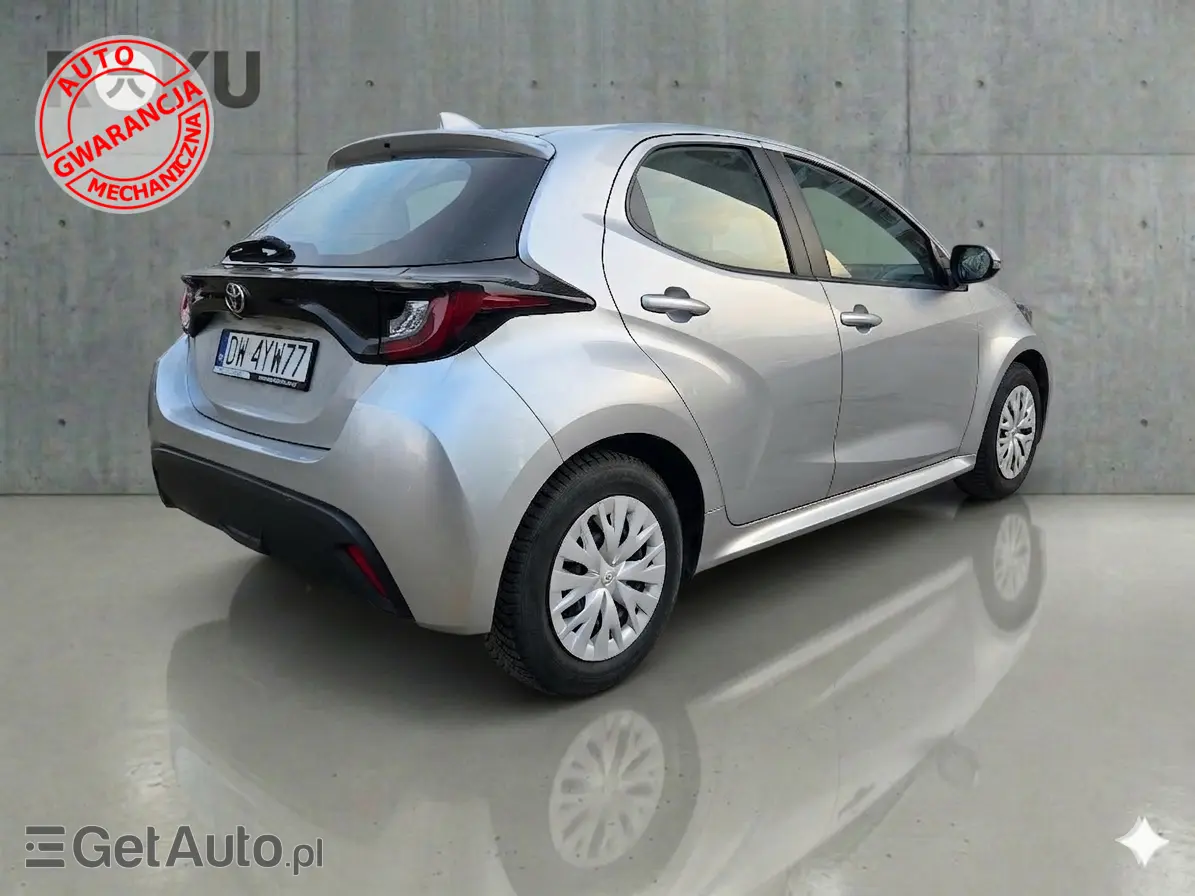 TOYOTA Yaris Active