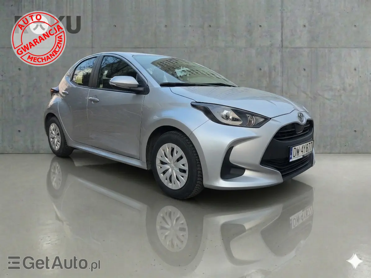 TOYOTA Yaris Active