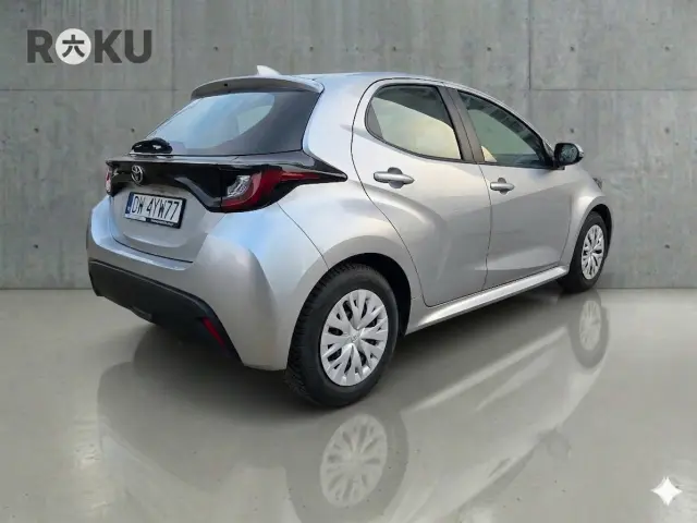 TOYOTA Yaris Active