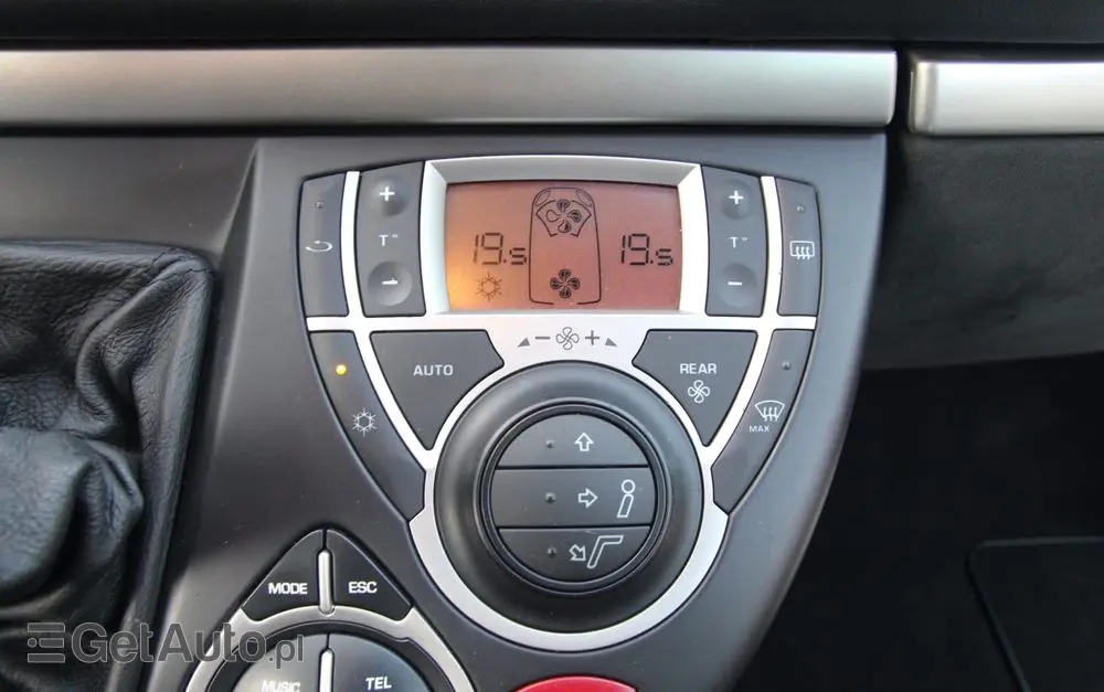 PEUGEOT 807 2.0 HDi Premium