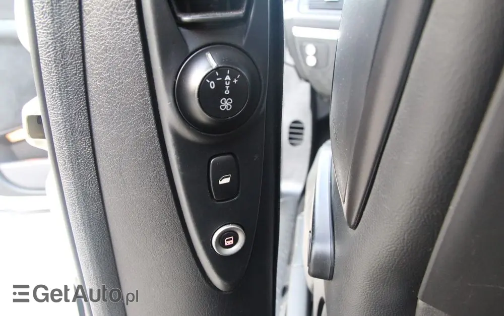 PEUGEOT 807 2.0 HDi Premium