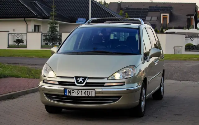 PEUGEOT 807 2.0 HDi Premium