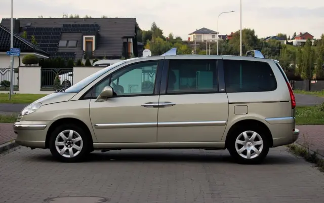 PEUGEOT 807 2.0 HDi Premium