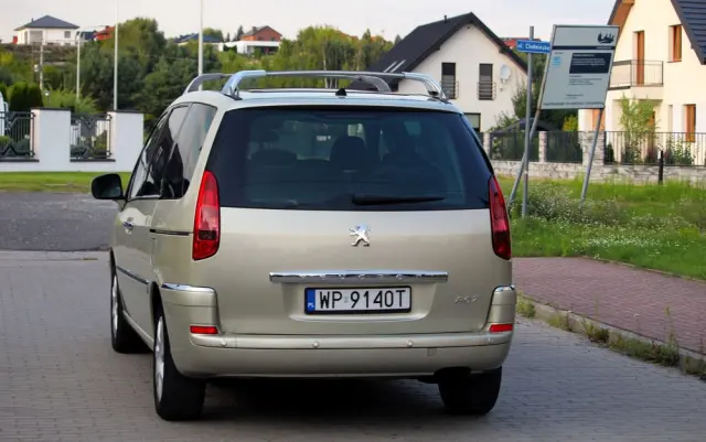 PEUGEOT 807 2.0 HDi Premium
