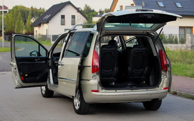 PEUGEOT 807 2.0 HDi Premium