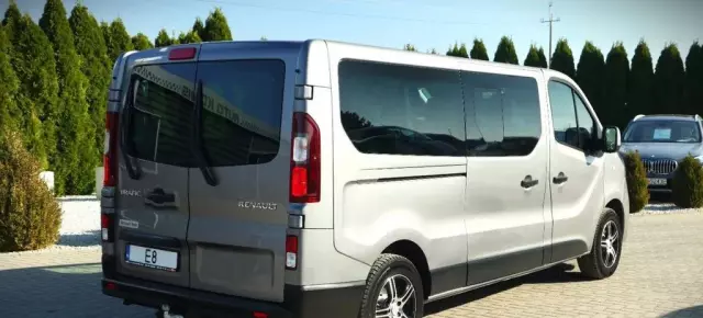 RENAULT Trafic 