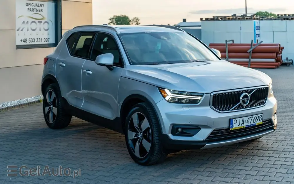VOLVO XC 40 T5 AWD Geartronic Momentum Pro