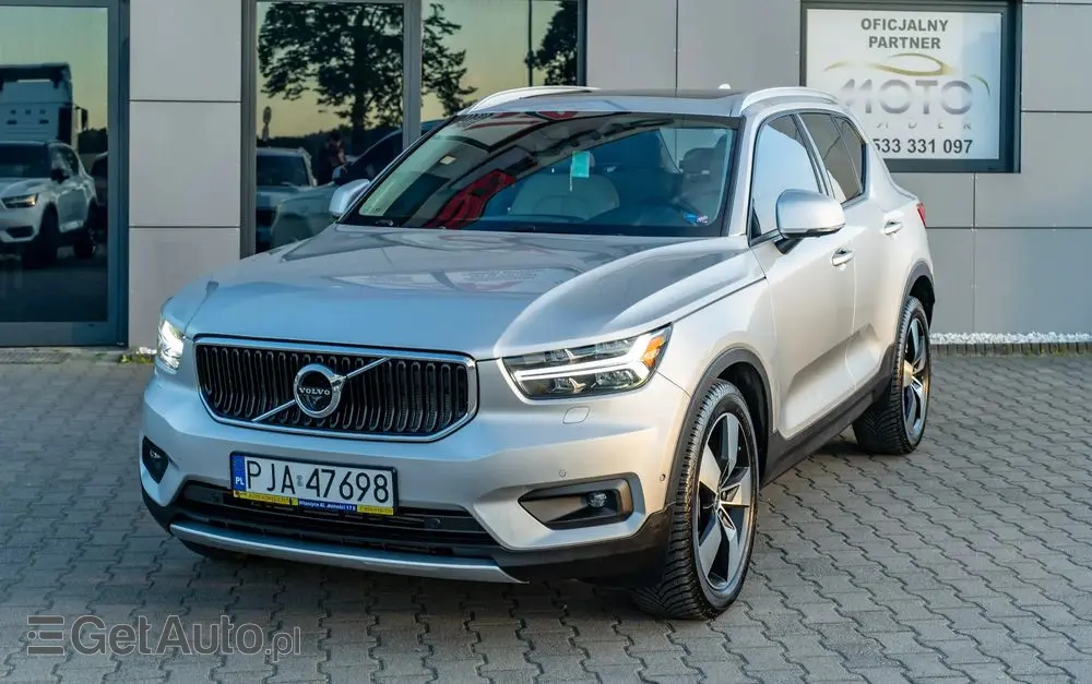 VOLVO XC 40 T5 AWD Geartronic Momentum Pro