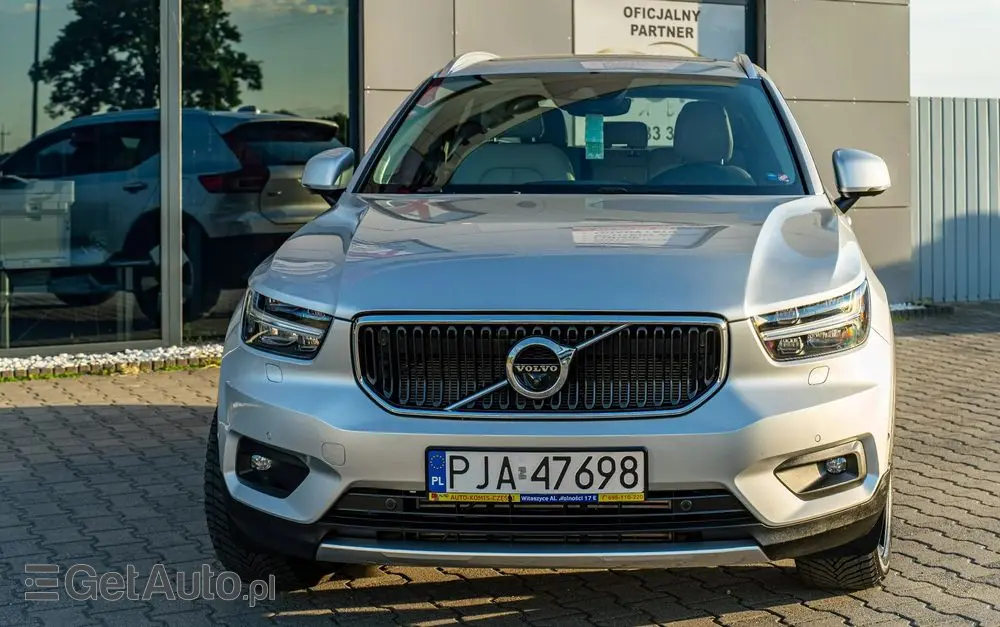 VOLVO XC 40 T5 AWD Geartronic Momentum Pro