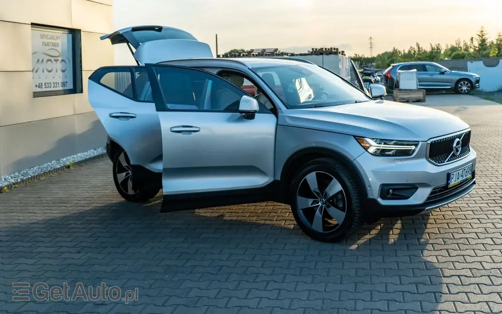 VOLVO XC 40 T5 AWD Geartronic Momentum Pro