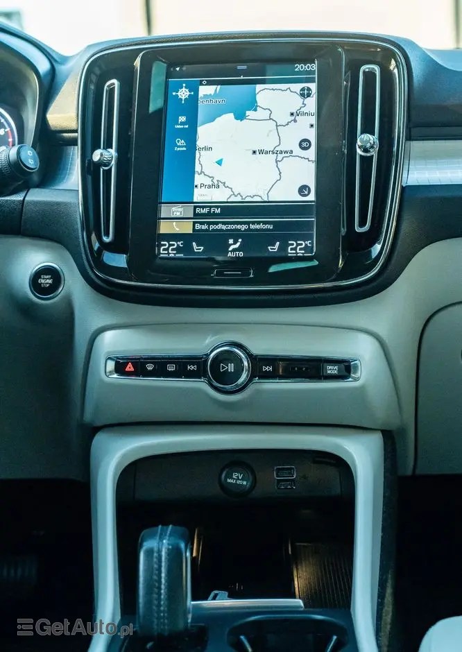 VOLVO XC 40 T5 AWD Geartronic Momentum Pro