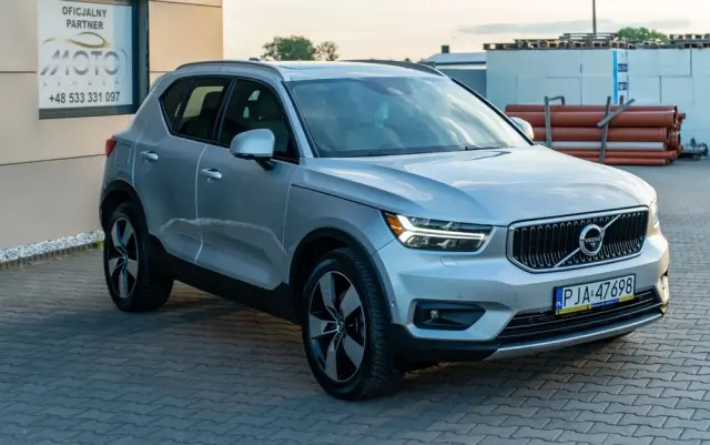 VOLVO XC 40 T5 AWD Geartronic Momentum Pro