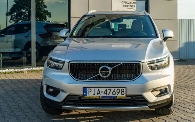 VOLVO XC 40 T5 AWD Geartronic Momentum Pro