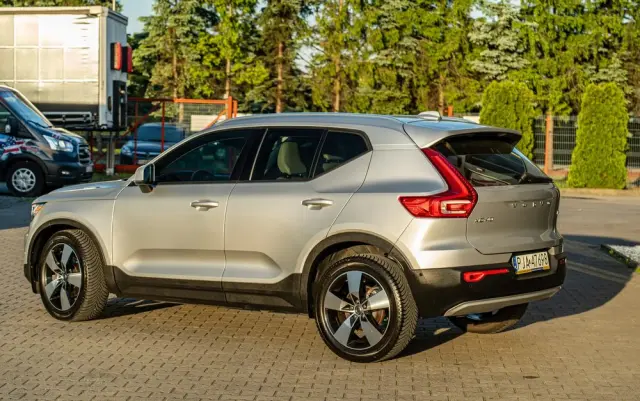 VOLVO XC 40 T5 AWD Geartronic Momentum Pro