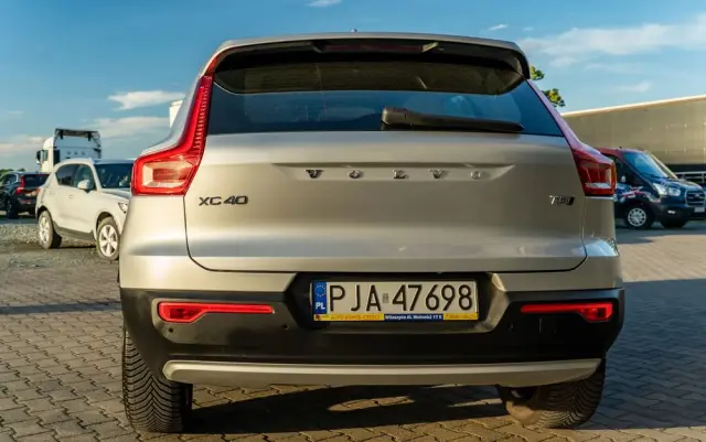 VOLVO XC 40 T5 AWD Geartronic Momentum Pro