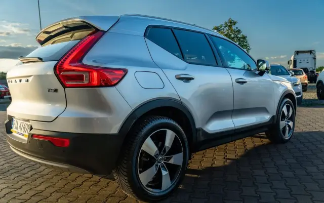 VOLVO XC 40 T5 AWD Geartronic Momentum Pro
