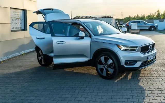 VOLVO XC 40 T5 AWD Geartronic Momentum Pro