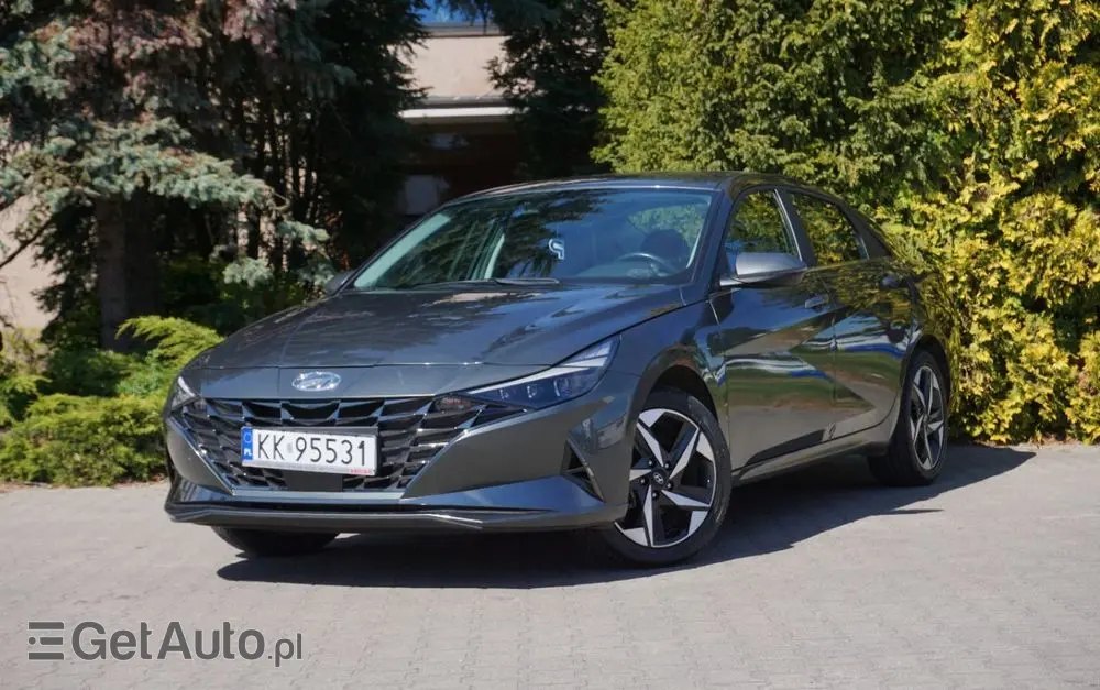 HYUNDAI Elantra 