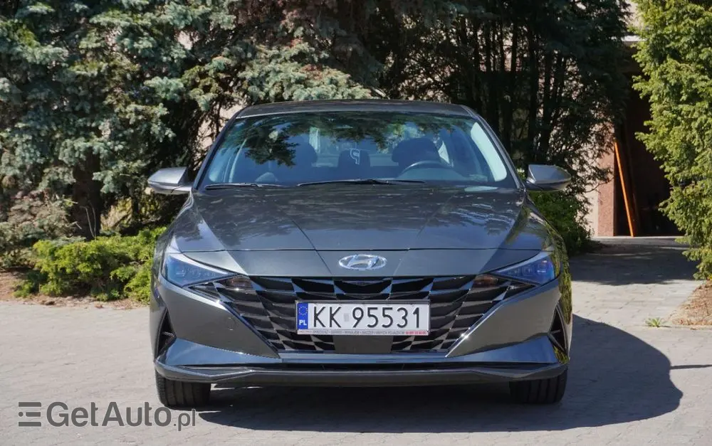 HYUNDAI Elantra 