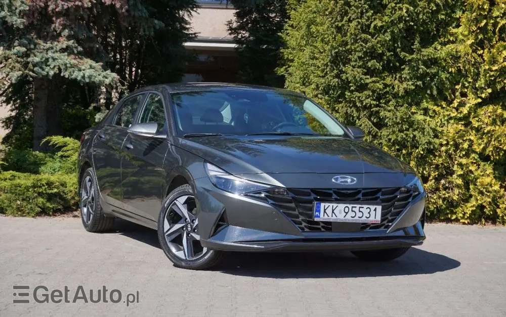 HYUNDAI Elantra 