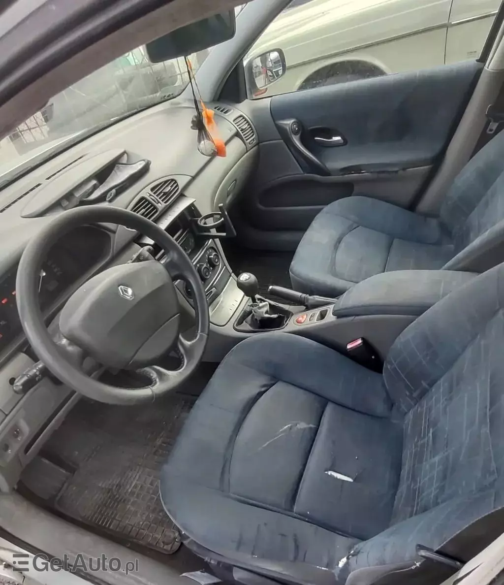 RENAULT Laguna 1.8 16V (120 KM)
