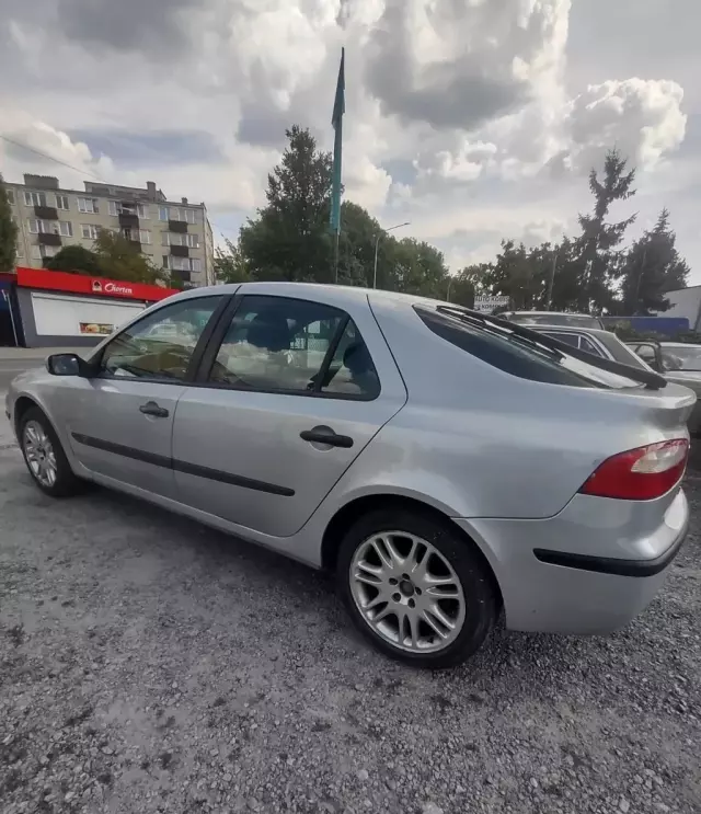 RENAULT Laguna 1.8 16V (120 KM)