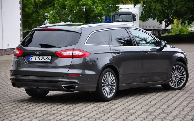 FORD Mondeo 2.0 TDCi Bi-Turbo PowerShift-Aut Titanium