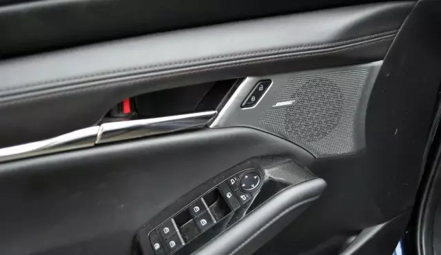 MAZDA 3 2.0 SkyActiv-G (122 KM)