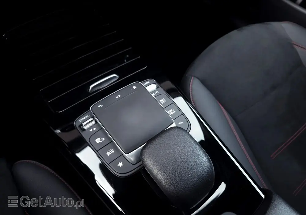 MERCEDES-BENZ CLA 220 d 4-Matic AMG Line 8G-DCT