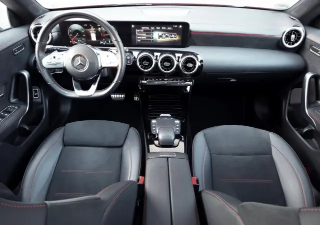MERCEDES-BENZ CLA 220 d 4-Matic AMG Line 8G-DCT