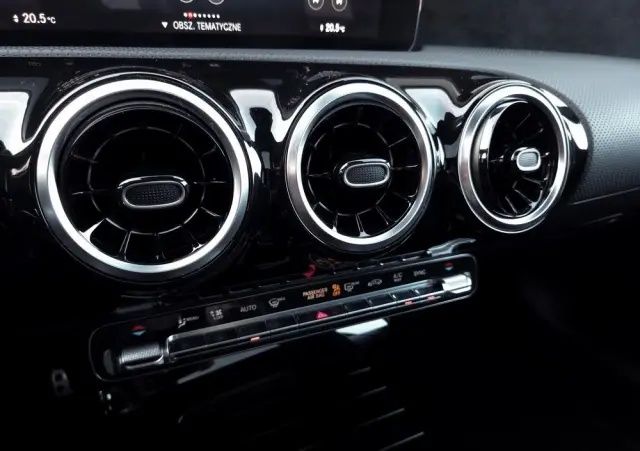 MERCEDES-BENZ CLA 220 d 4-Matic AMG Line 8G-DCT