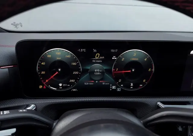 MERCEDES-BENZ CLA 220 d 4-Matic AMG Line 8G-DCT