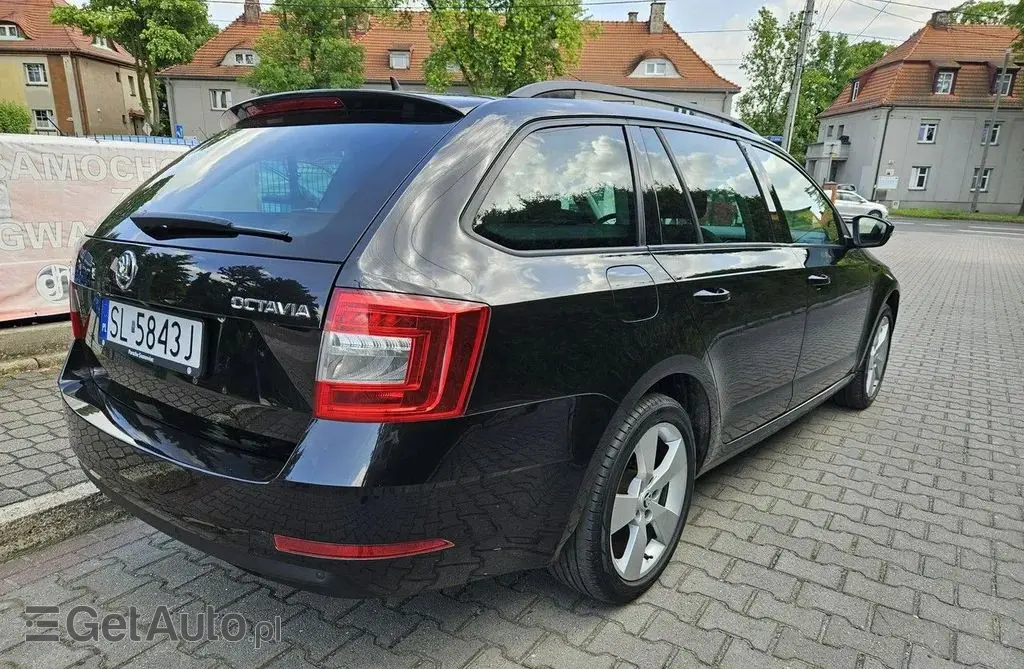 SKODA Octavia 