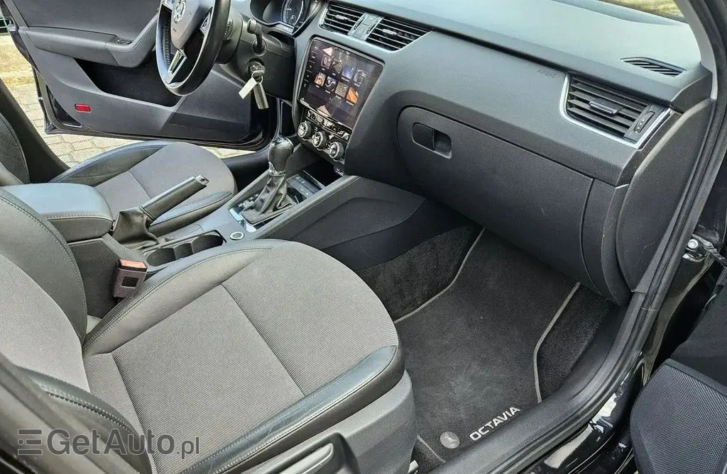 SKODA Octavia 