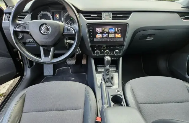 SKODA Octavia 