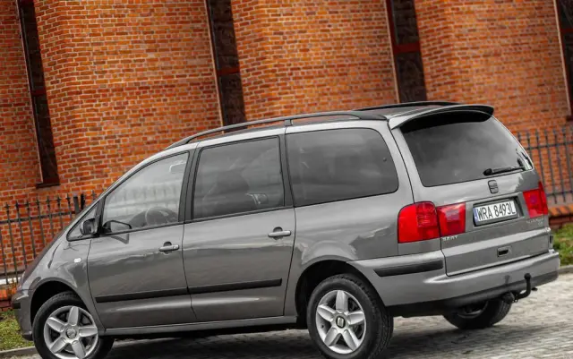 SEAT Alhambra 1.8 20V Turbo Sport