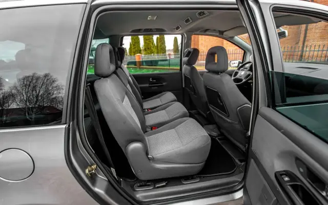 SEAT Alhambra 1.8 20V Turbo Sport