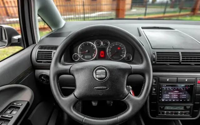 SEAT Alhambra 1.8 20V Turbo Sport