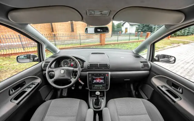 SEAT Alhambra 1.8 20V Turbo Sport