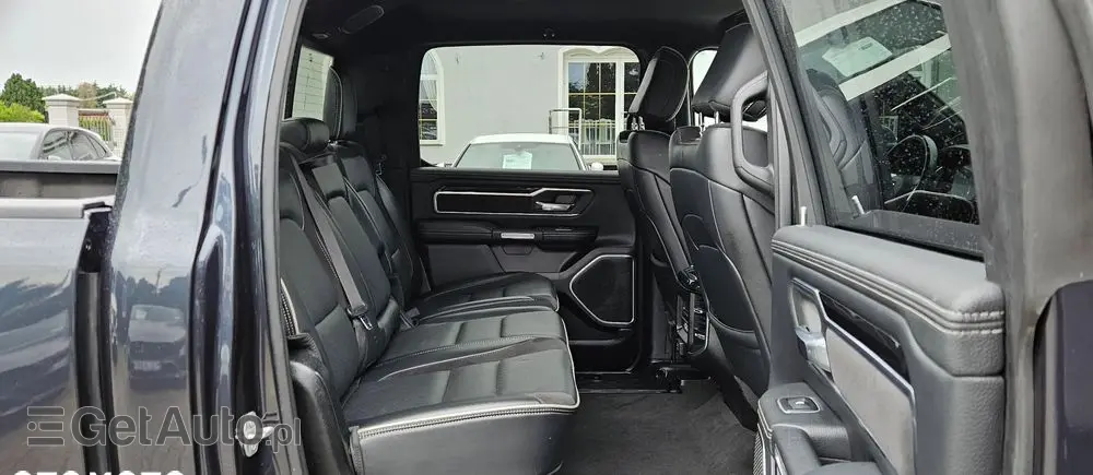 RAM 1500 Crew Cab Laramie