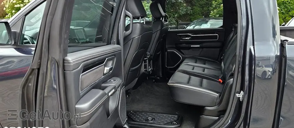 RAM 1500 Crew Cab Laramie