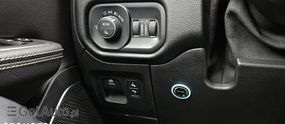 RAM 1500 Crew Cab Laramie