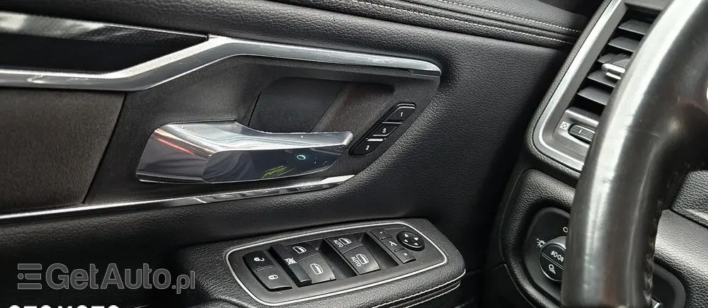 RAM 1500 Crew Cab Laramie