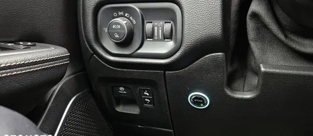 RAM 1500 Crew Cab Laramie