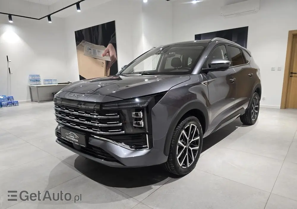 JAC JS8 