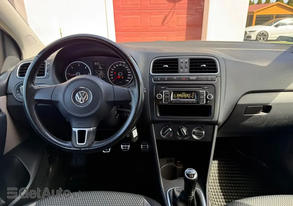 VOLKSWAGEN Polo Cross 