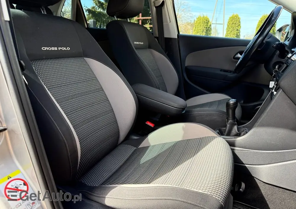 VOLKSWAGEN Polo Cross 